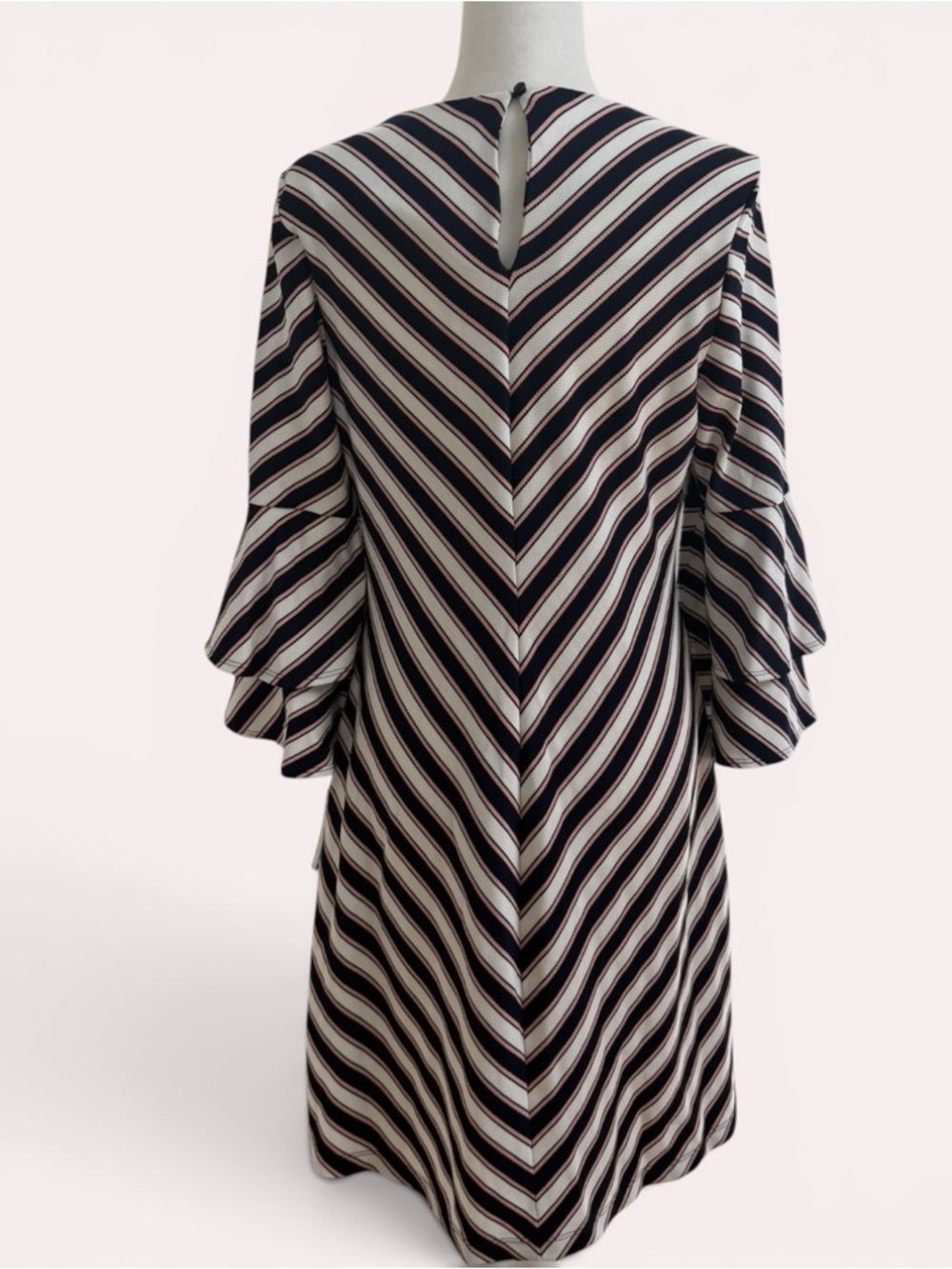 NWT Eci Striped V‑Neck Bell‑Sleeve Dress,‎ Size L, MSRP $98 - Picture 4 of 7